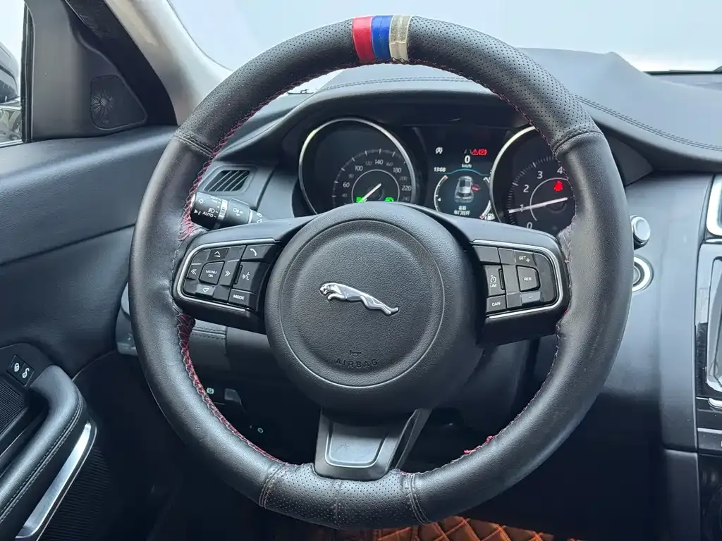 Jaguar E-PACE 2021 из CN, фото 4