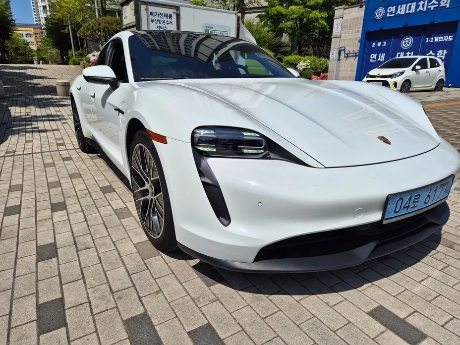 Porsche Taycan
