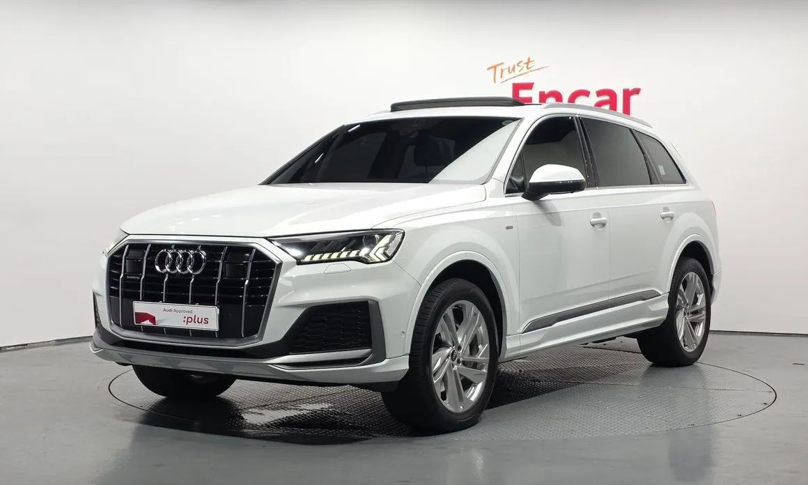 Audi Q7 — фото 1