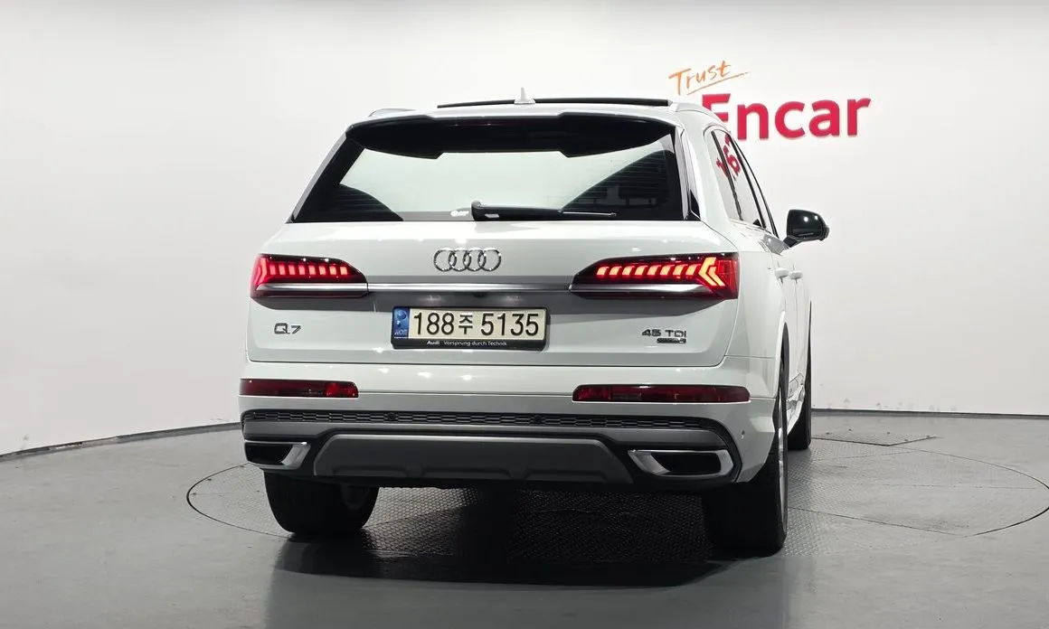 Audi Q7 — фото 5
