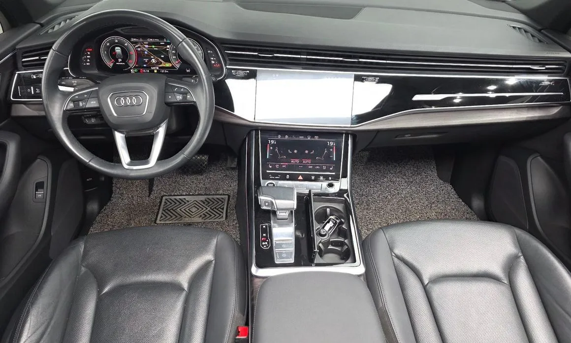 Audi Q7 — фото 10