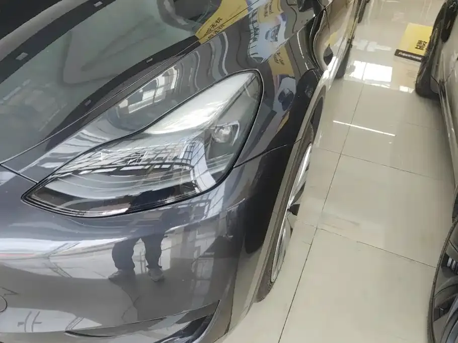 Tesla Model Y — фото 9