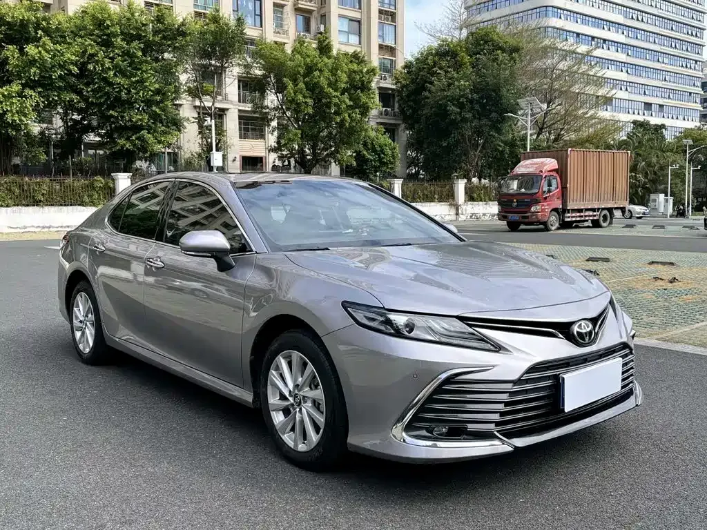 Toyota Camry — фото 6