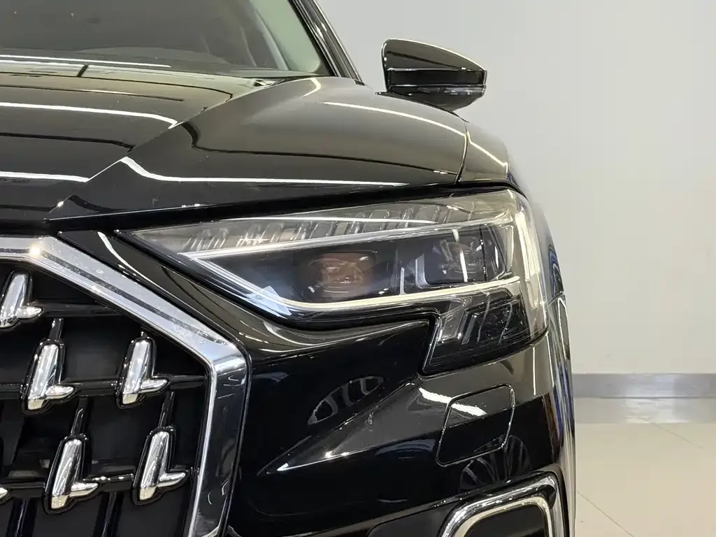 Audi A8 — фото 8