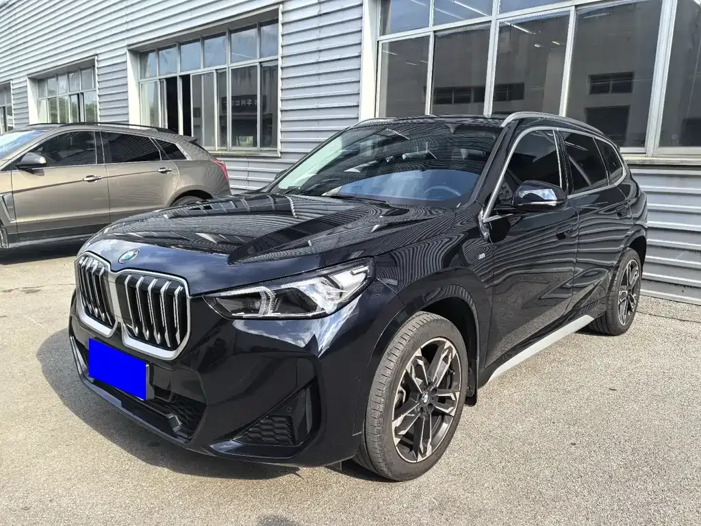 BMW X1 — фото 1