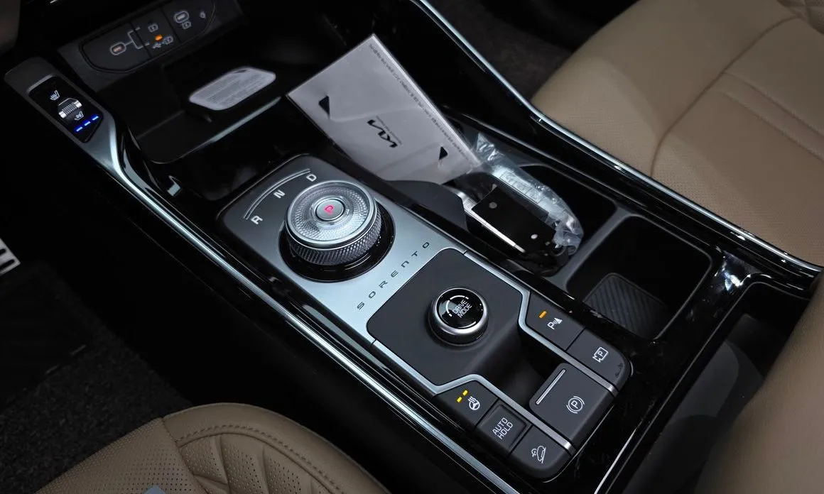 Kia Sorento — фото 10