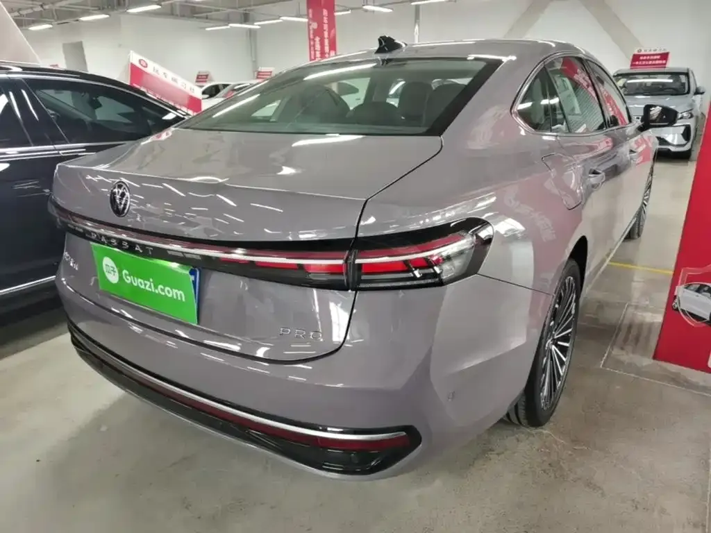 Volkswagen Passat — фото 7