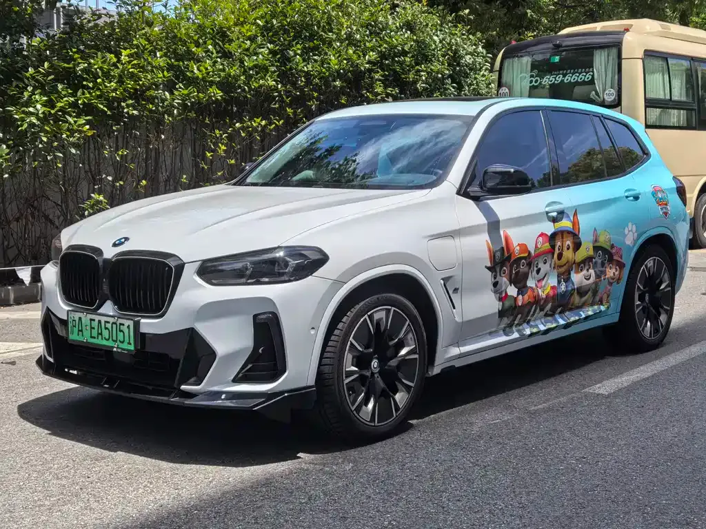 BMW iX3 — фото 1