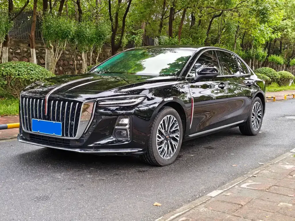 Hongqi H5 — фото 1
