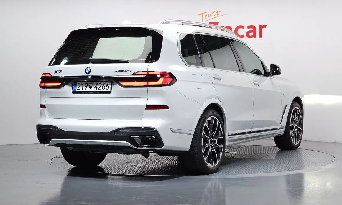 BMW X7 — фото 10