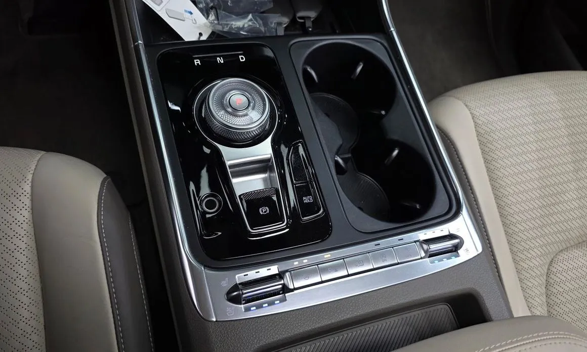 Kia Carnival — фото 10