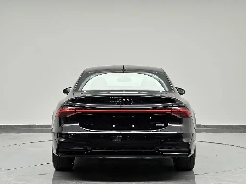 Audi A7L — фото 6