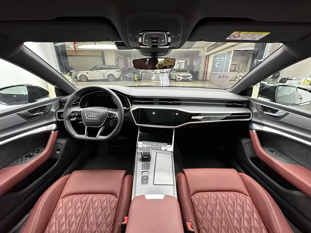 Audi A7L — фото 10