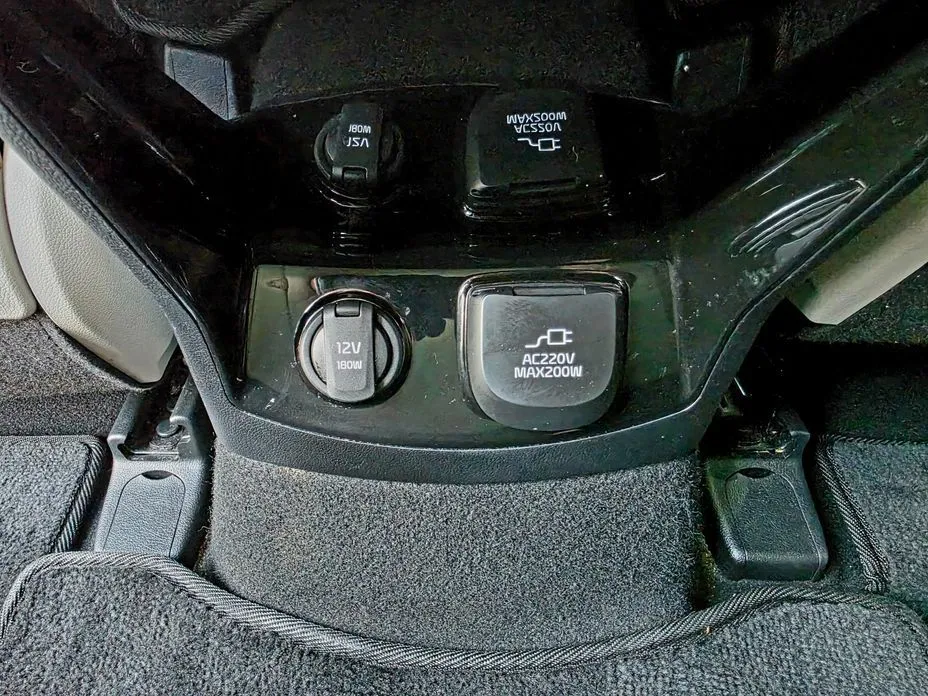 Kia Sorento — фото 9
