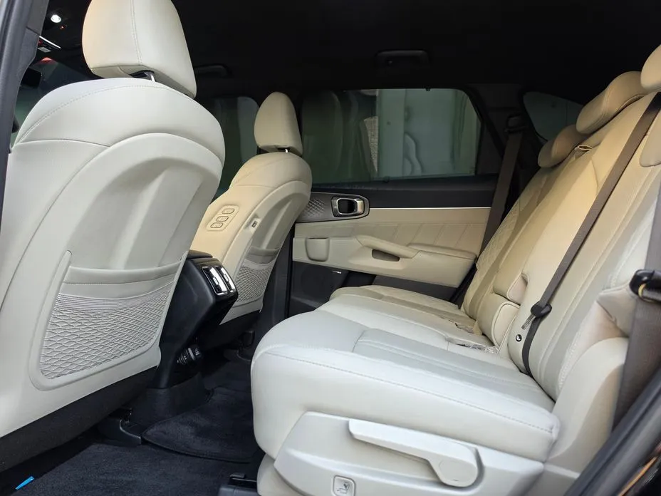 Kia Sorento — фото 6