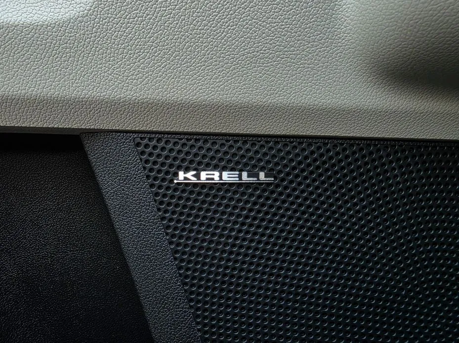 Kia Sorento — фото 10