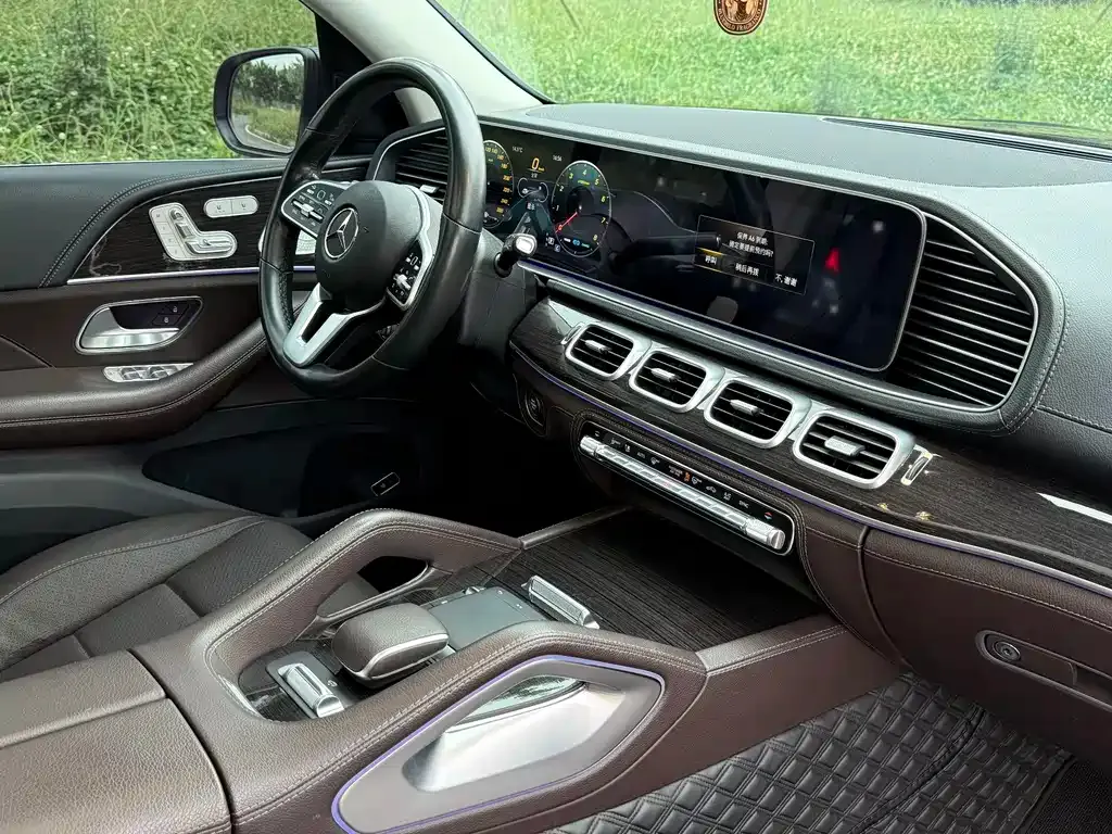 Mercedes-Benz GLS — фото 10