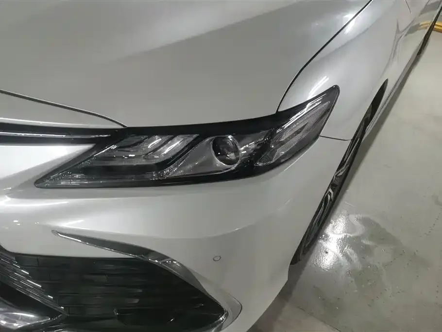 Toyota Camry — фото 3