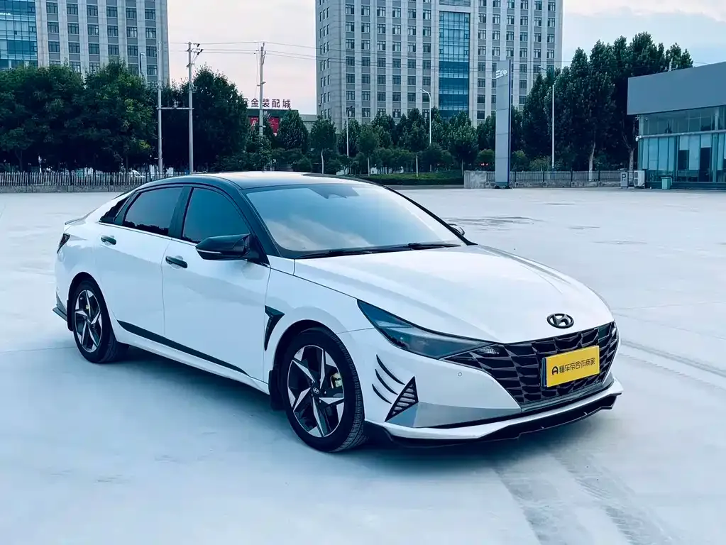 Hyundai Elantra — фото 8