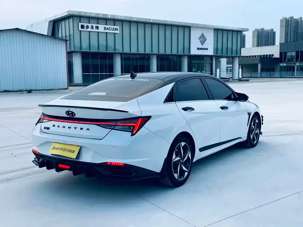 Hyundai Elantra — фото 6