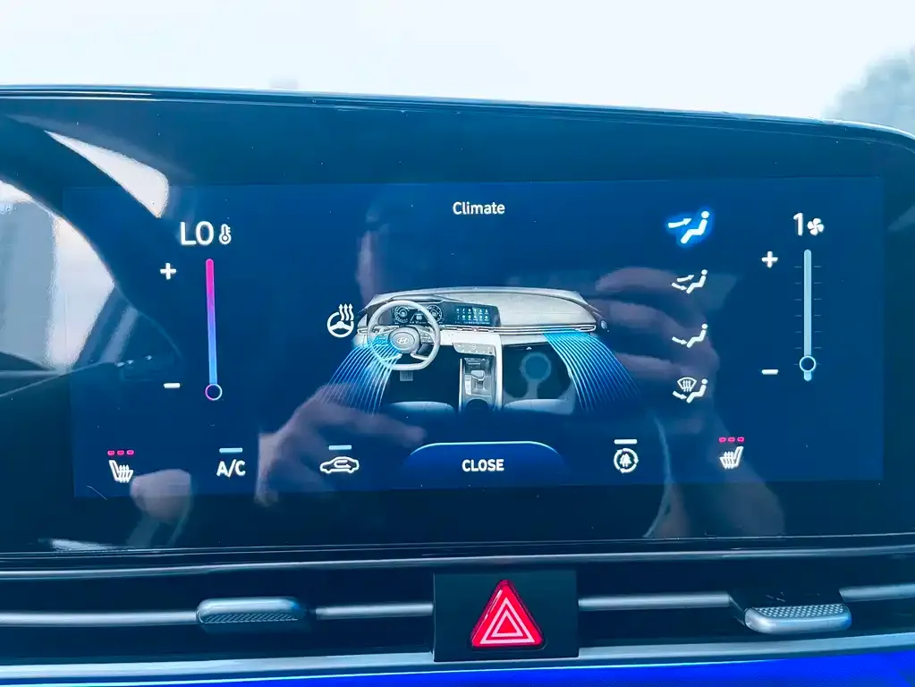 Hyundai Elantra — фото 2