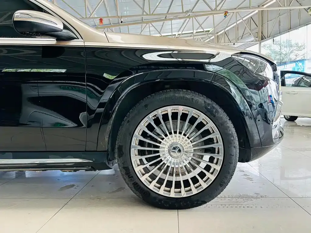 Mercedes-Benz GLS — фото 8