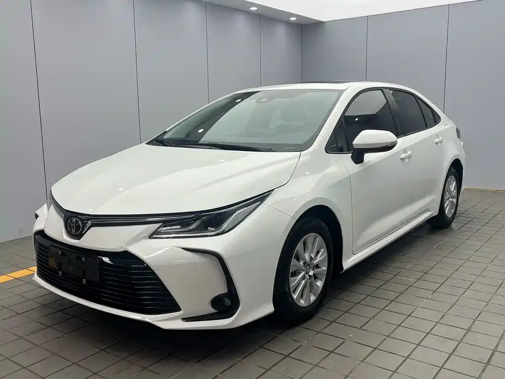 Toyota Corolla — фото 1