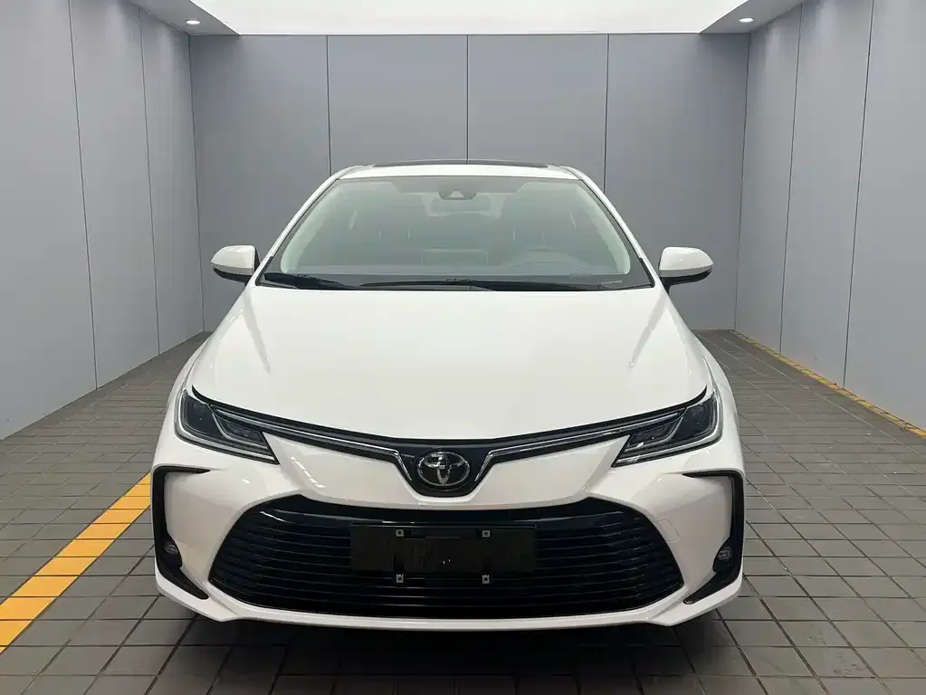 Toyota Corolla — фото 9