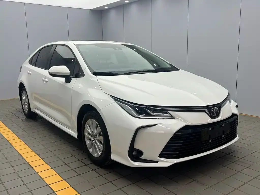 Toyota Corolla — фото 4