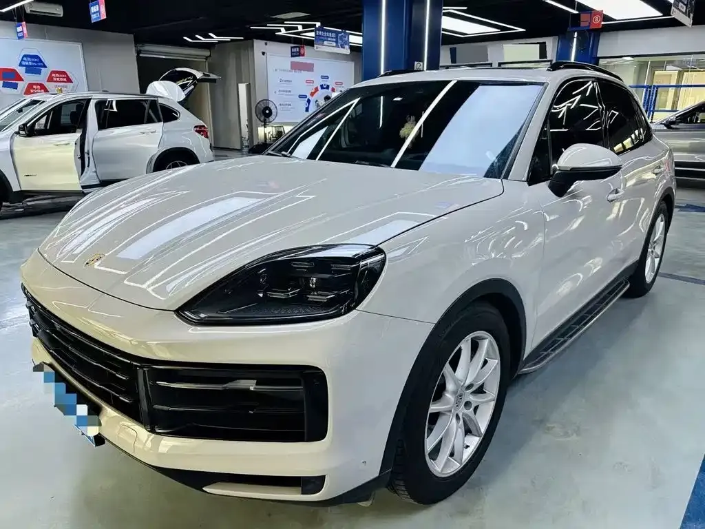 Porsche Cayenne — фото 1