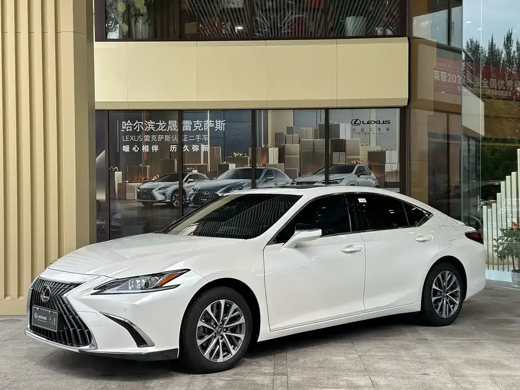 Lexus ES — фото 1