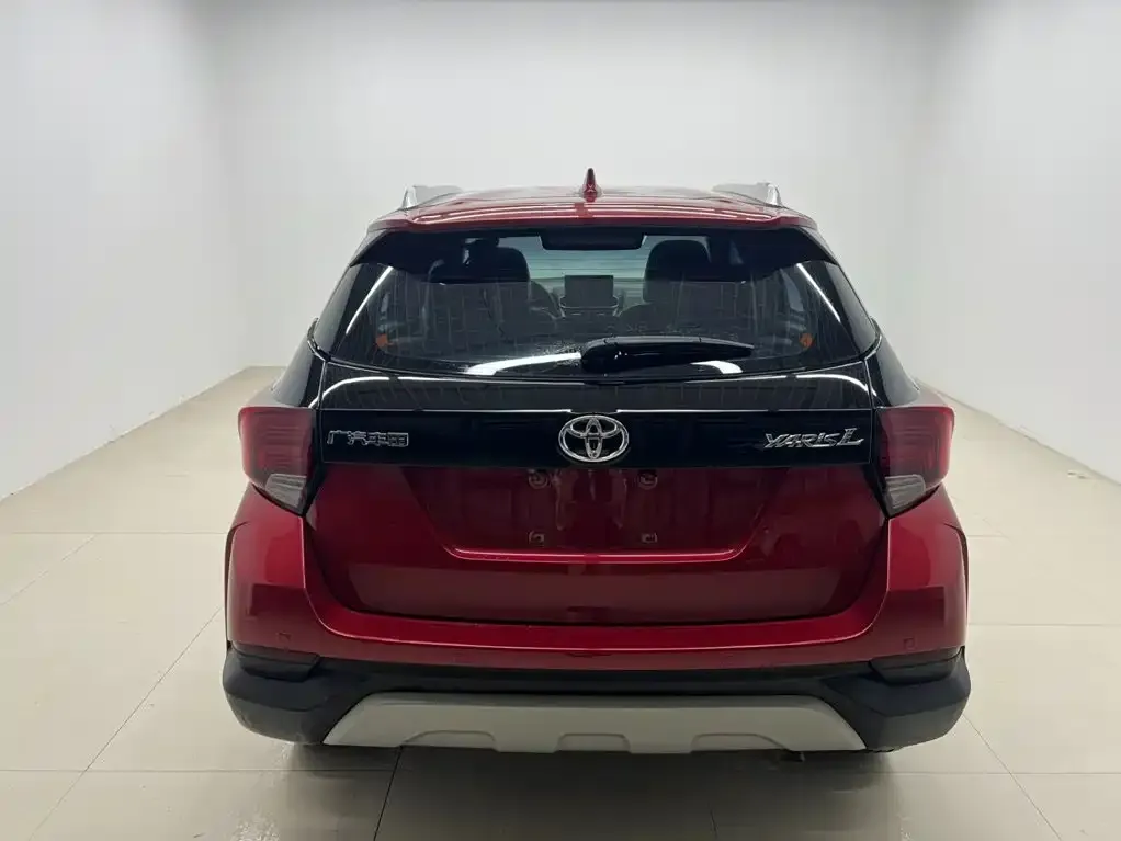 Toyota Yaris L — фото 8