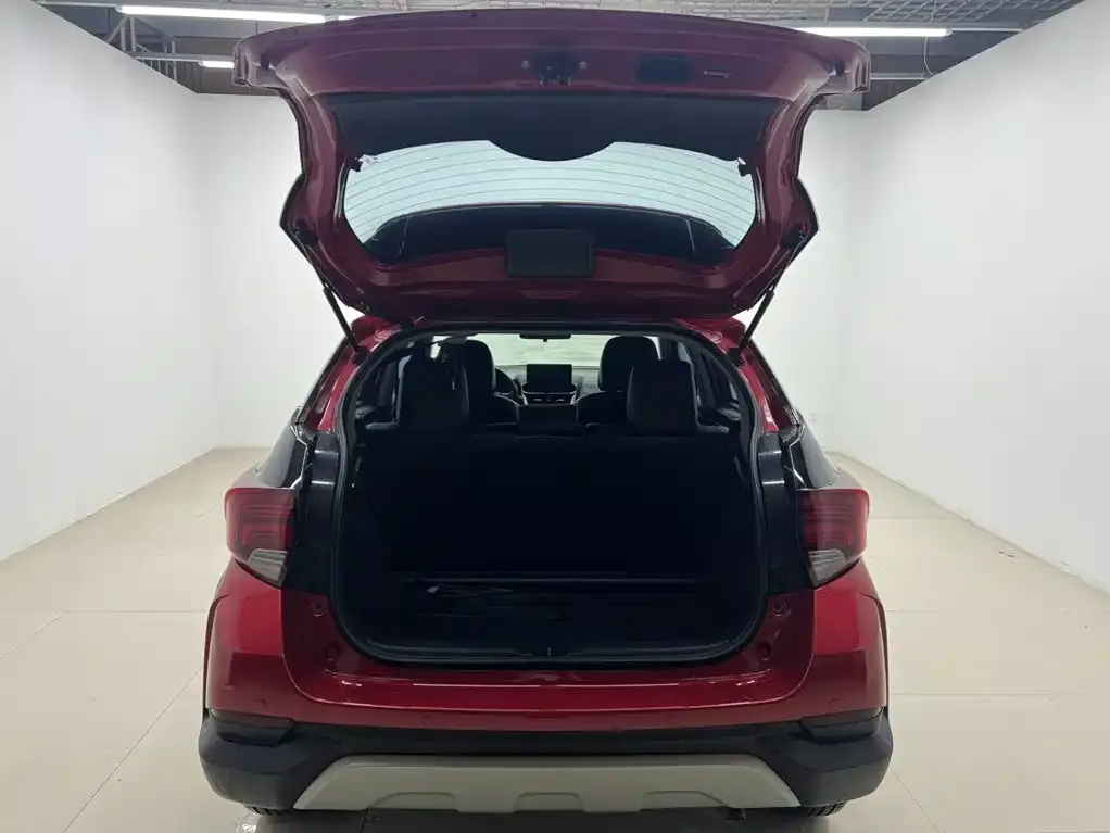 Toyota Yaris L — фото 2