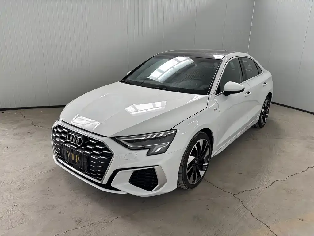 Audi A3 — фото 1