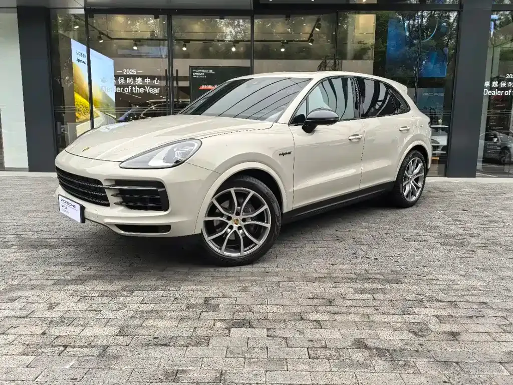Porsche Cayenne Hybrid — фото 1