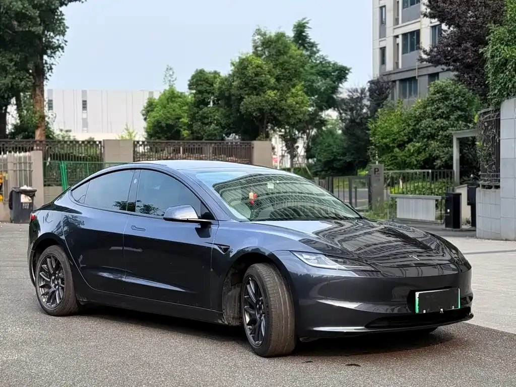 Tesla Model 3 — фото 6