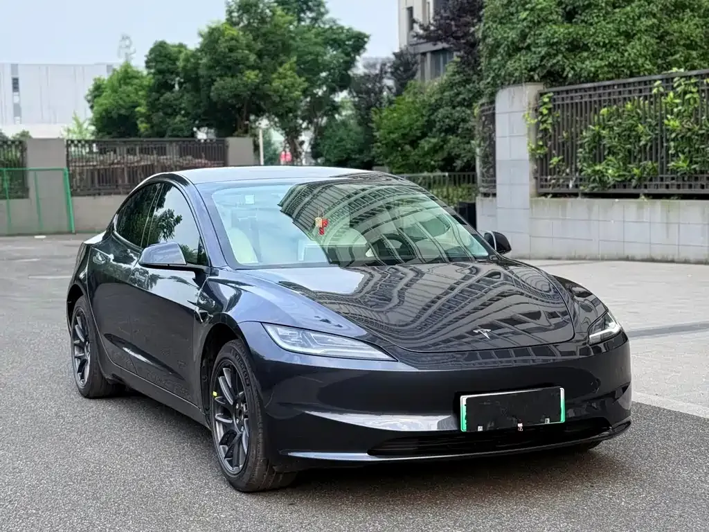 Tesla Model 3 — фото 10