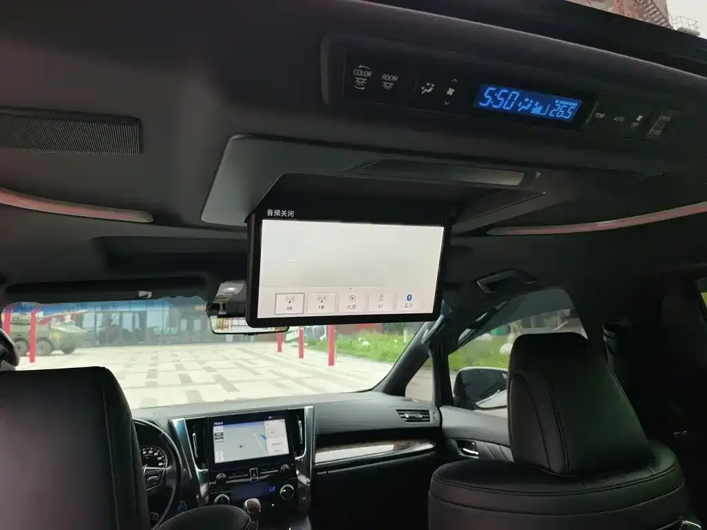 Toyota Alphard — фото 3