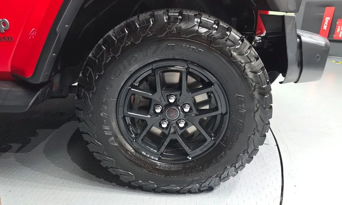 Jeep Wrangler — фото 7