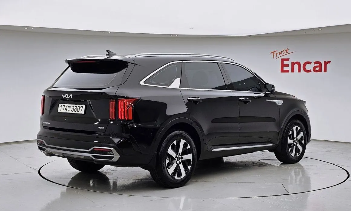 Kia Sorento — фото 5