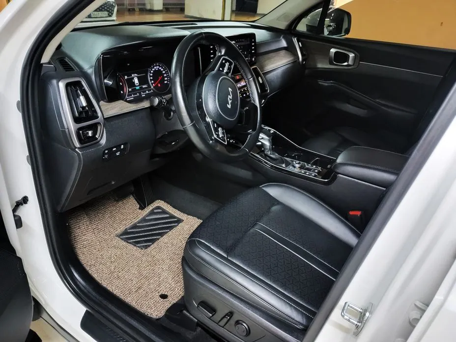 Kia Sorento — фото 8