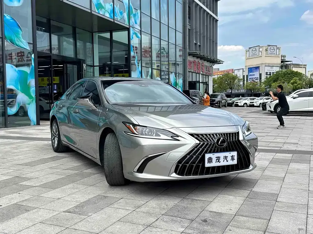 Lexus ES — фото 3