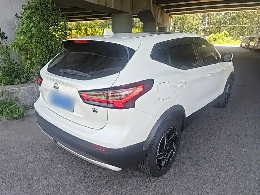 Nissan Qashqai — фото 10