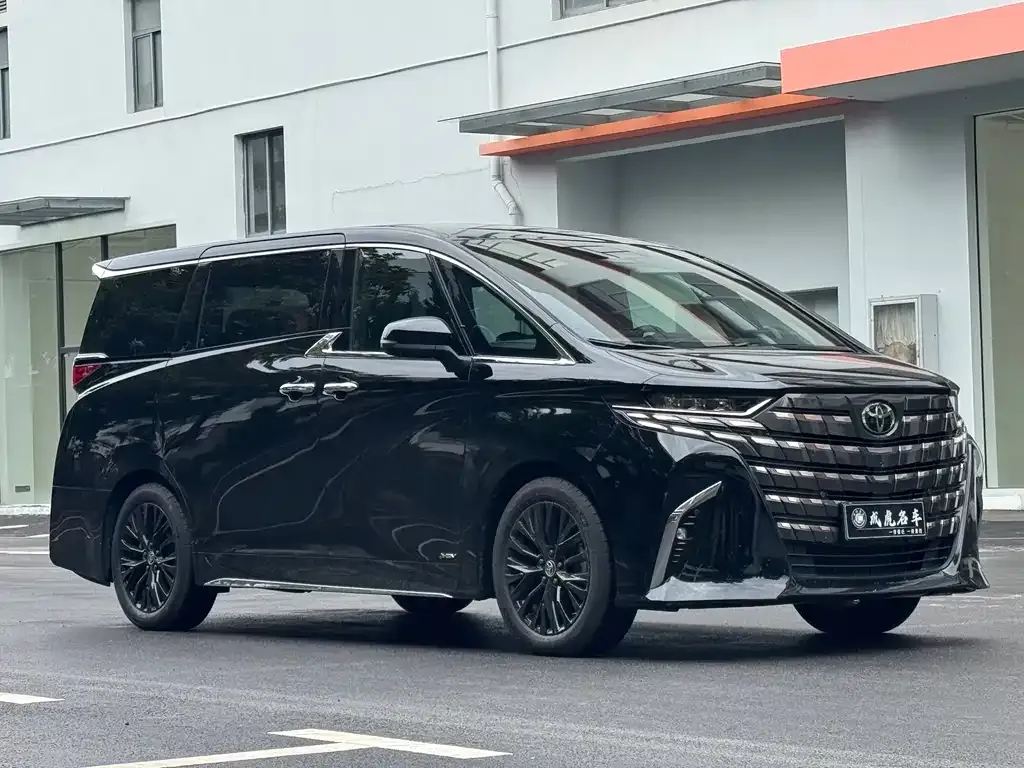 Toyota Alphard — фото 4