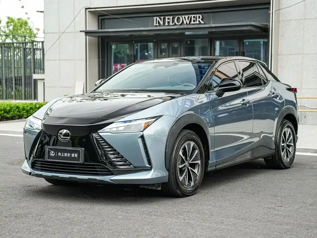 Lexus RZ — фото 1