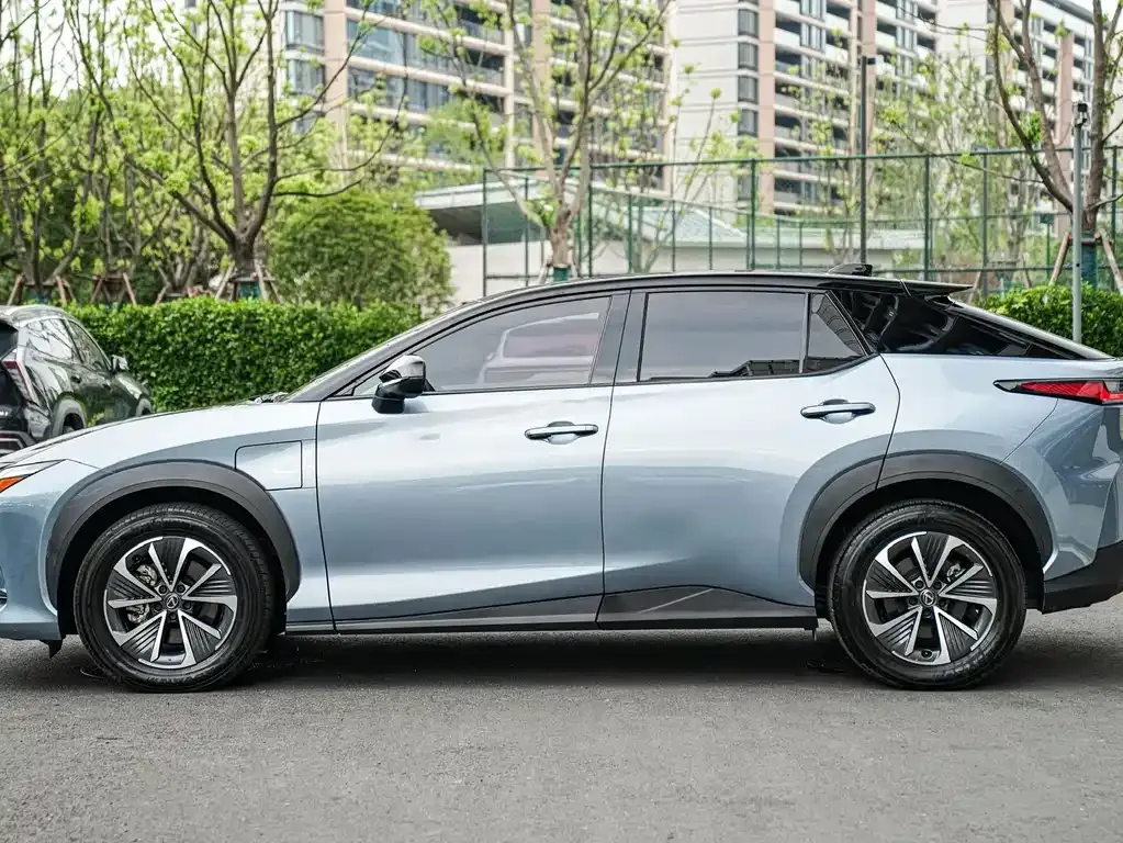 Lexus RZ — фото 5
