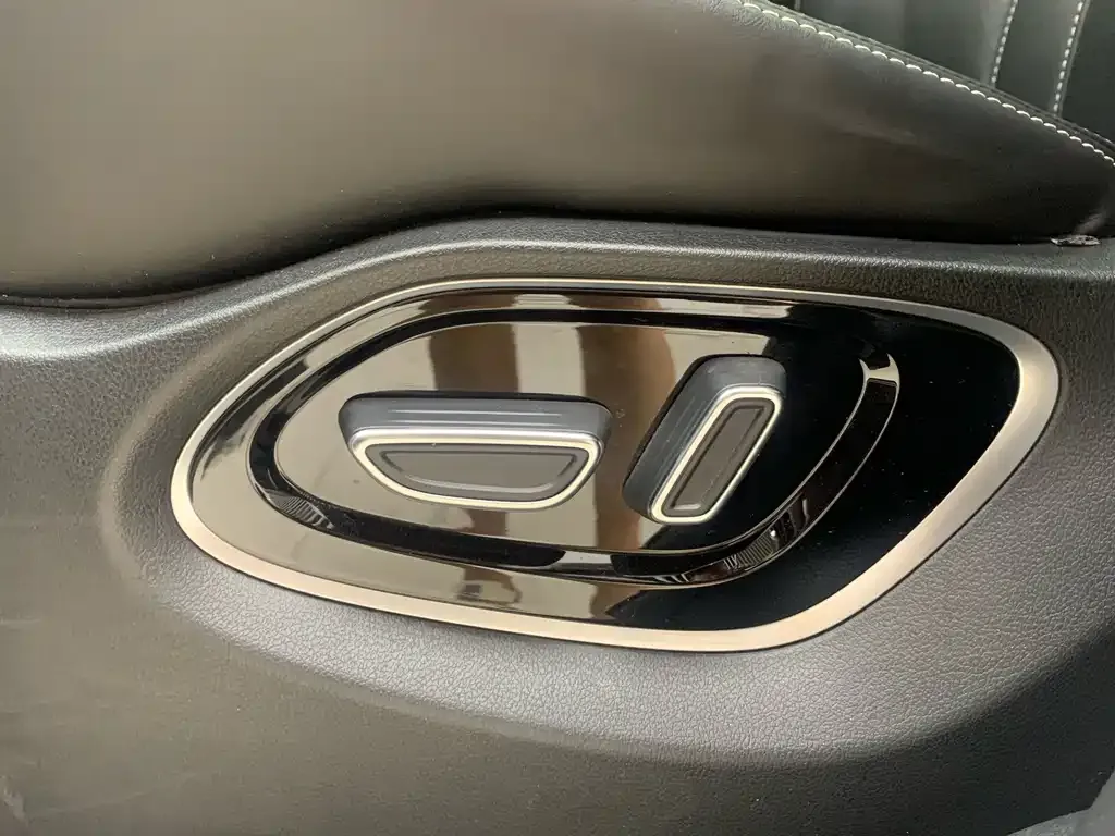GAC Motor Trumpchi M6 — фото 8