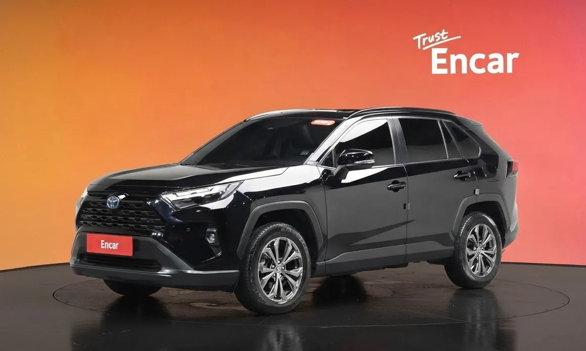 Toyota RAV4 — фото 1
