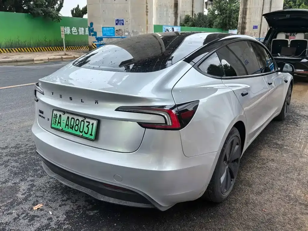 Tesla Model 3 — фото 8
