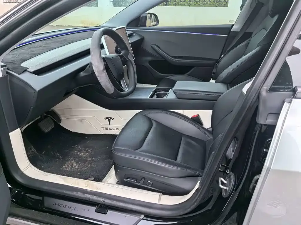 Tesla Model 3 — фото 7